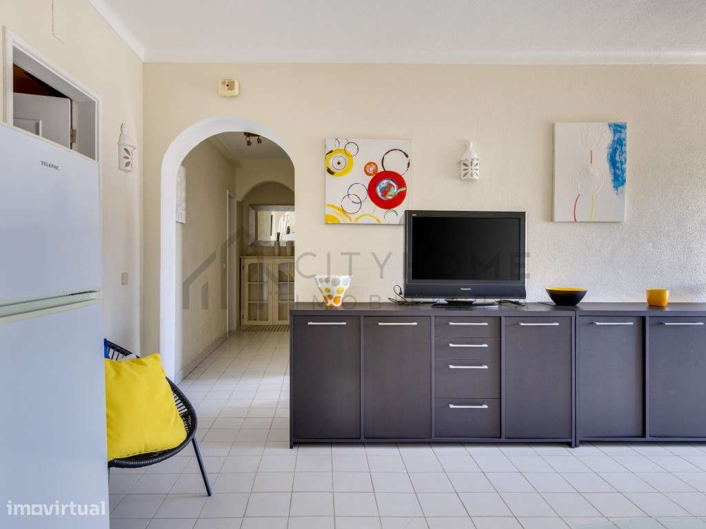 Apartamento T1 com Piscina e Varandas em Albufeira-6