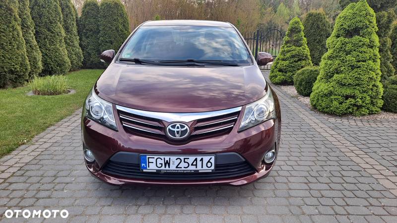 Toyota Avensis 1.8 Sol NAVI - 2