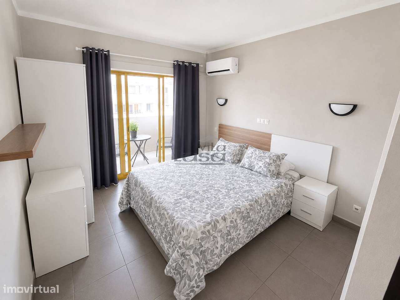Apartamento T1 a 300 Metros da Praia da Rocha-0