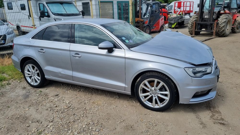 Audi A3 8V 1.4 TFSI CoD ultra Ambiente S tronic 2014