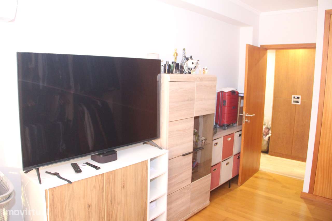 Apartamento T3 com 2 frentes na Maia-26