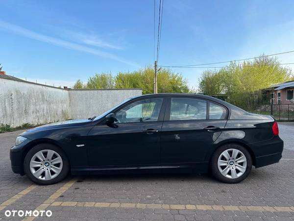 BMW Seria 3 318i - 3