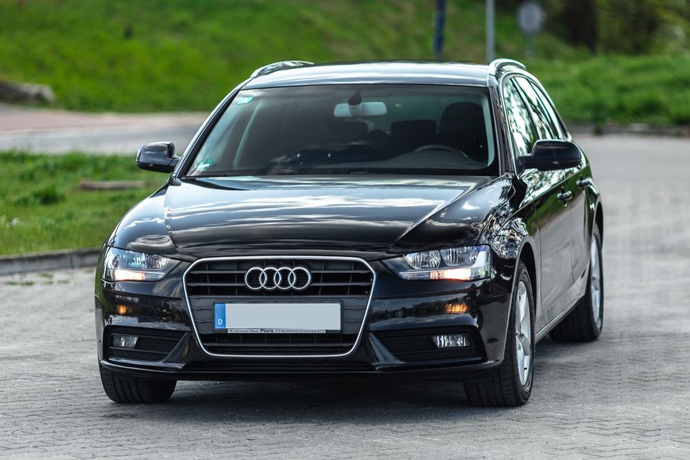 Audi A4 B8 2.0 TDI DPF Attraction 2012