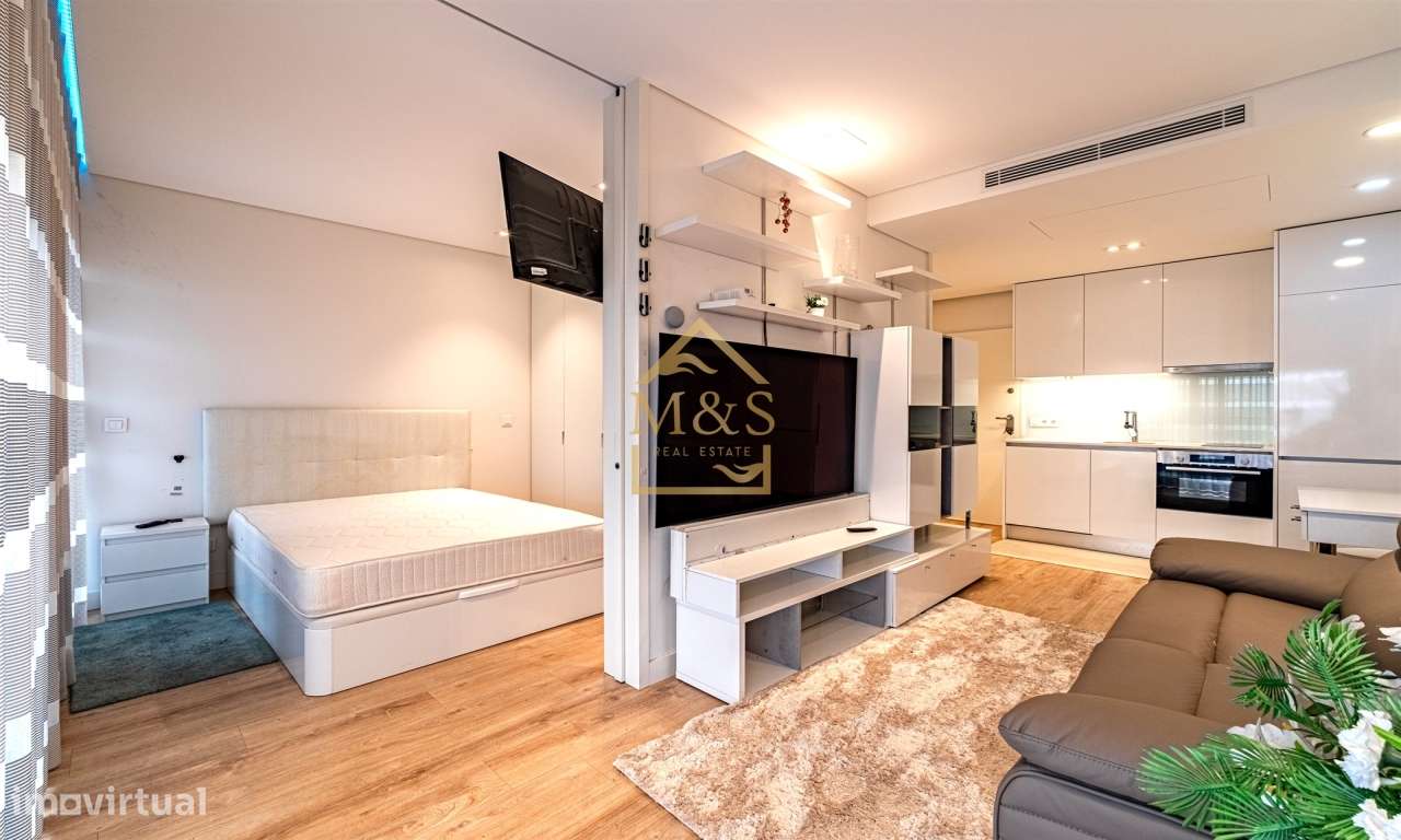 Apartamento T1 , Vistas Rio , Cond.Fechado, varanda, garagem,Antas-14