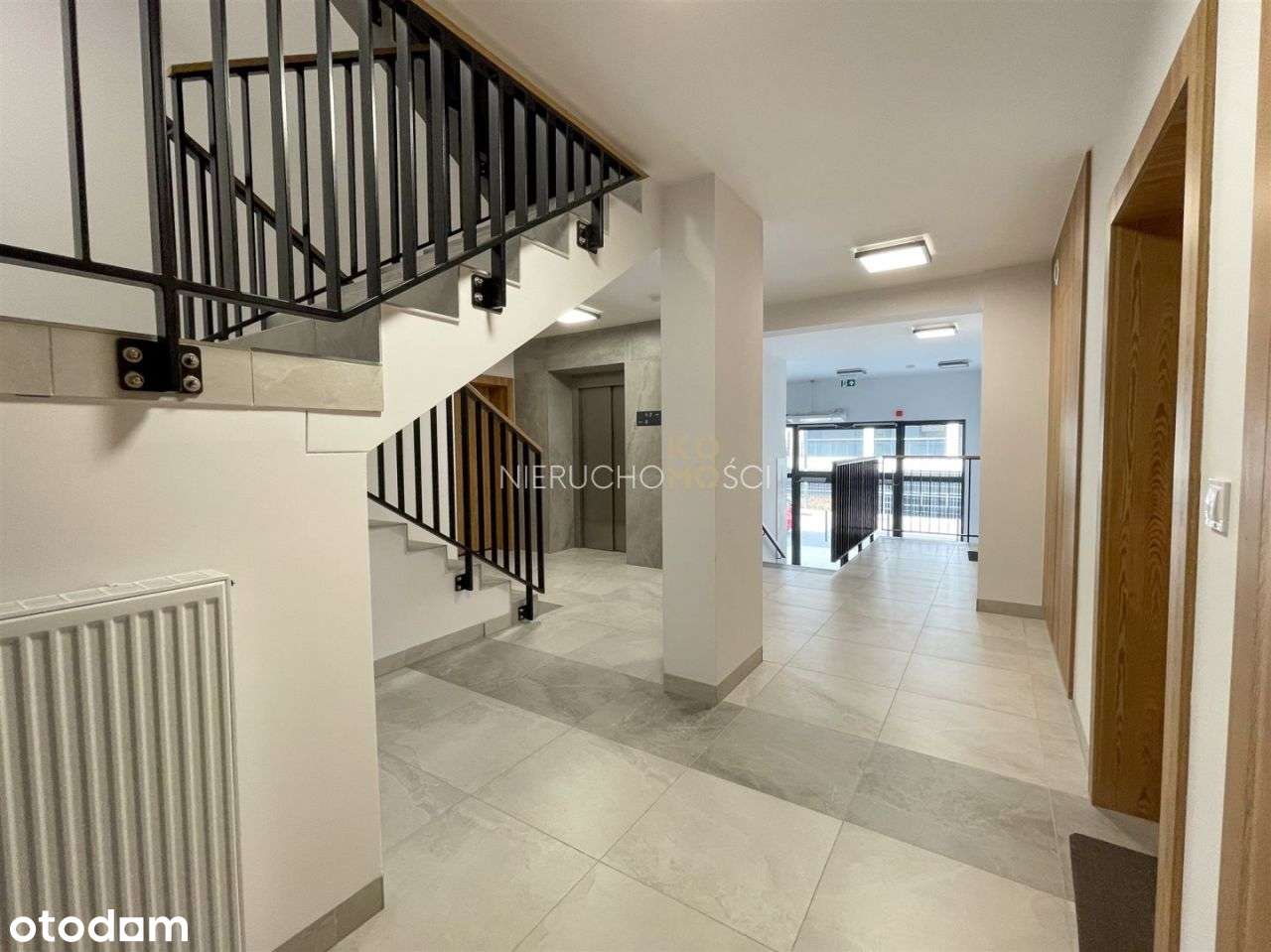 Szeroki ustawny salon | Słoneczne | Garderoba - Pełny obrazek: 4/15