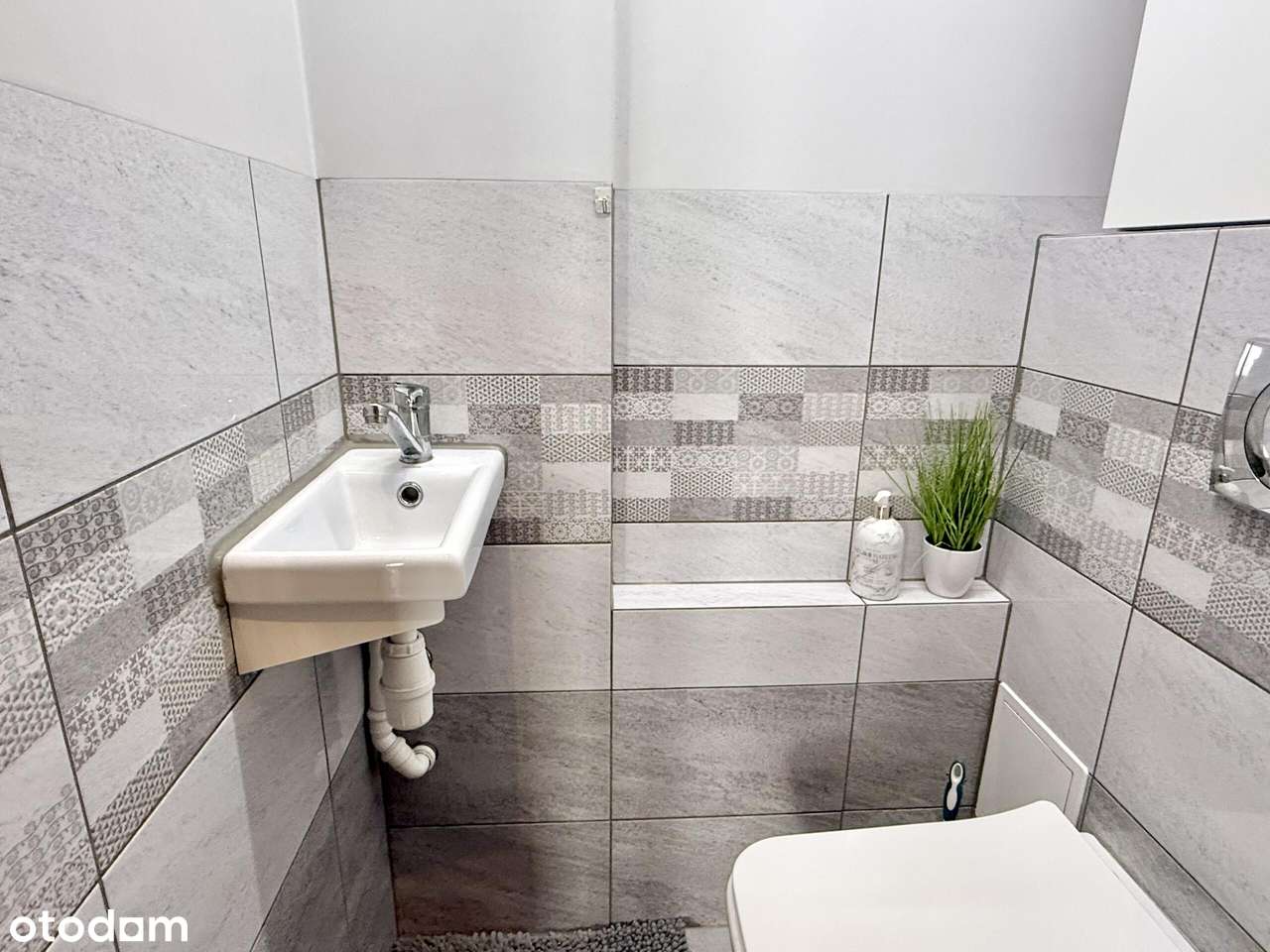 Duże mieszkanie przy ul. Koszyka na sprzedaż-16