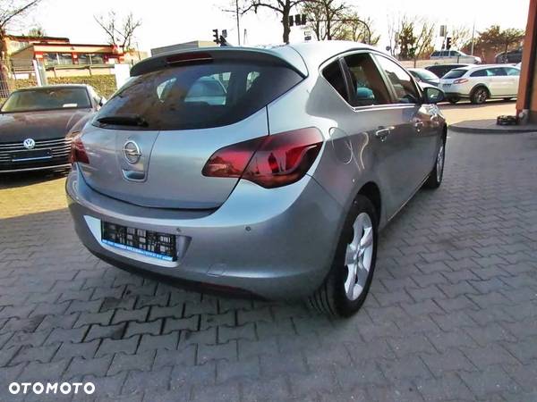 Opel Astra - 9