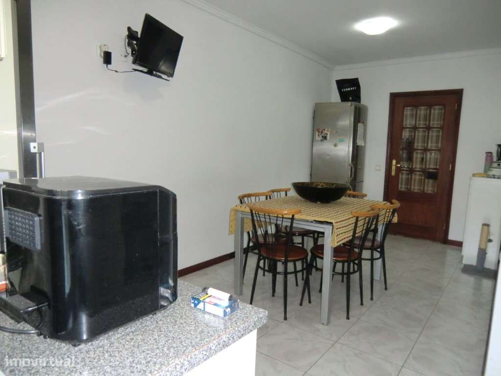Apartamento T 3 c terraço,São João Madeira,centro-10