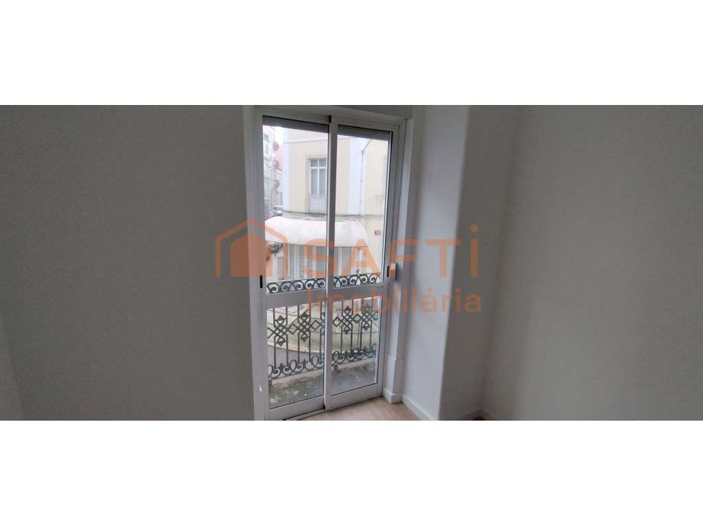 Apartamento T2 Remodelado em Campolide - Grande imagem: 5/14