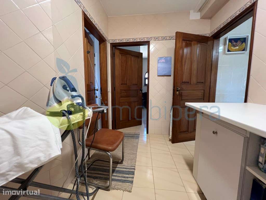 SOBERBA MORADIA T6 COM CASA DE HOSPEDES EM ANEXO-40