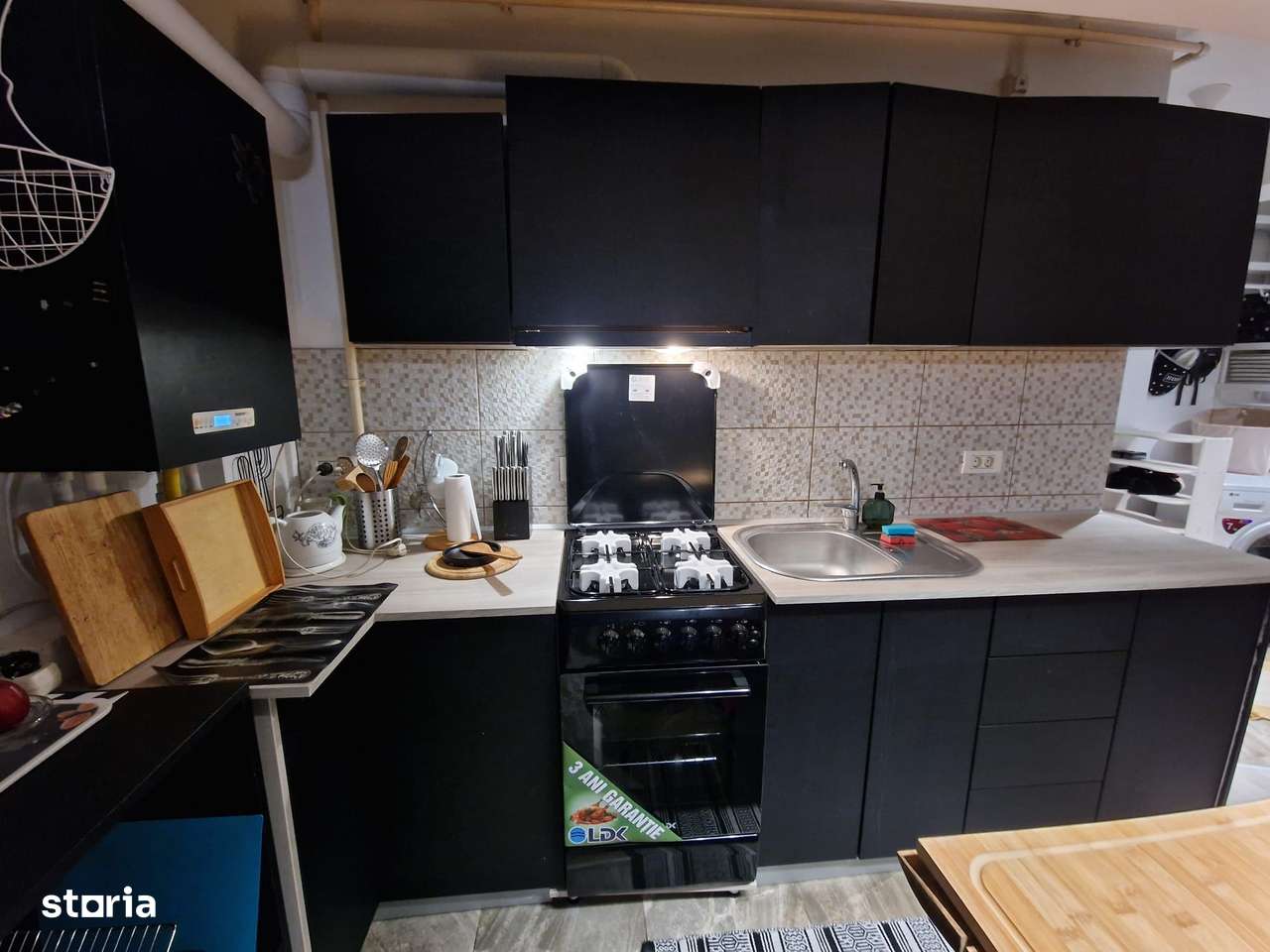 Trei camere cu curte in proprietate. - Imagine principală: 4/10