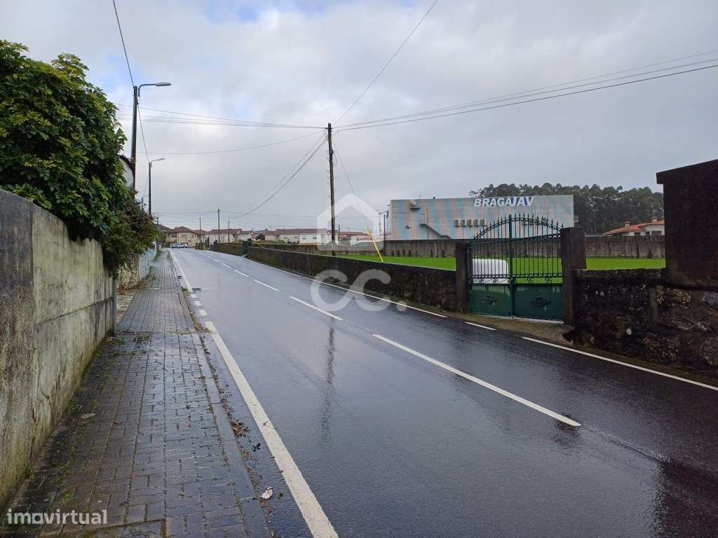 Terreno para construção, junto à Cidade de V.N.Famalicão - Grande imagem: 2/18