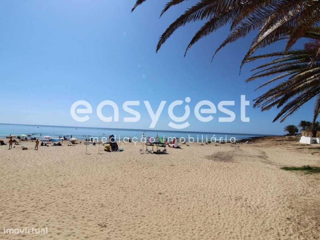 Terreno Urbano com 3.130 m2 e área de construção 469 m2 - Grande imagem: 3/10