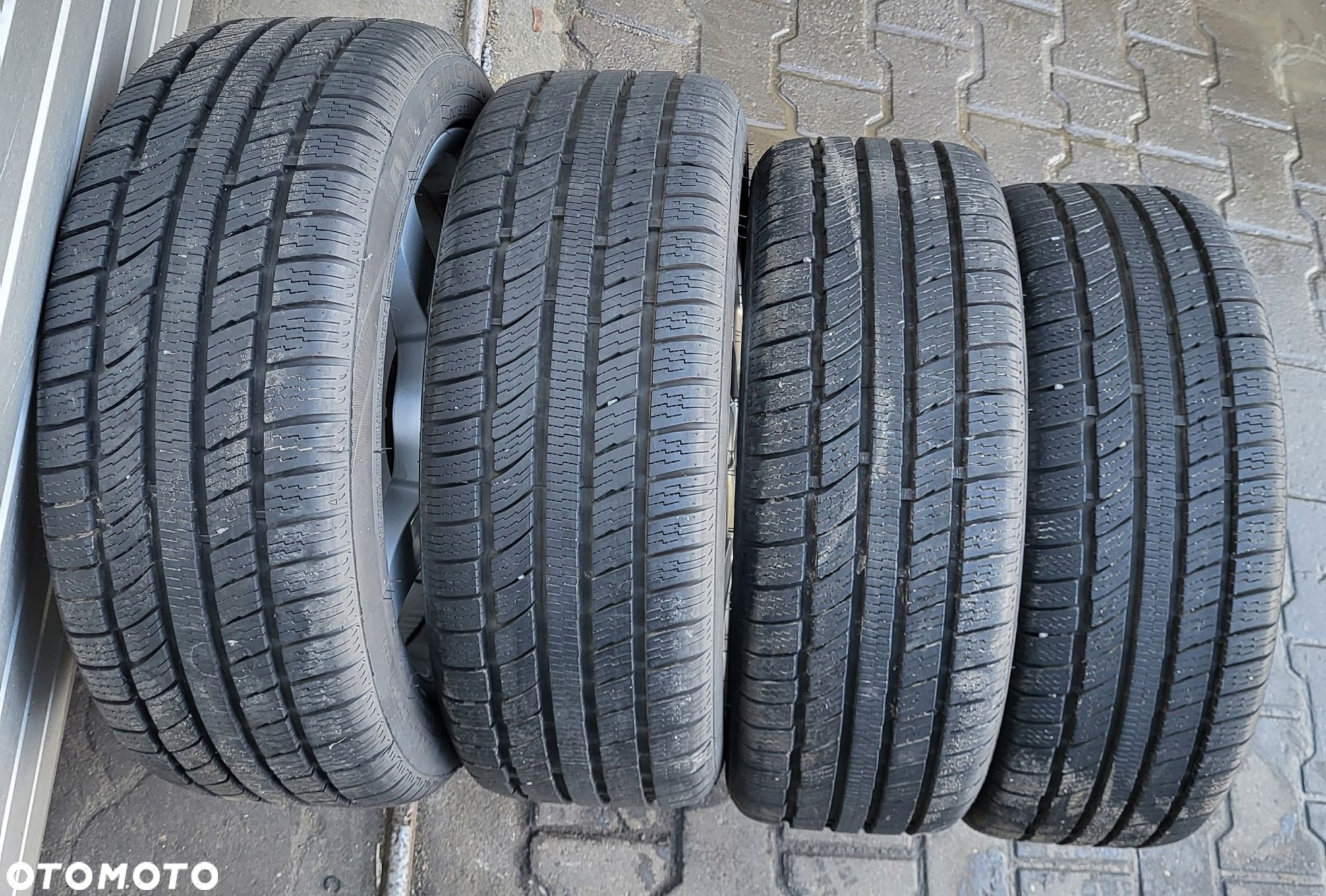 SEAT ALTEA KOŁA FELGI ALUMINIOWE 17 CALI 225/45R17 ET54 OPONY 4S 7.5mm - 12