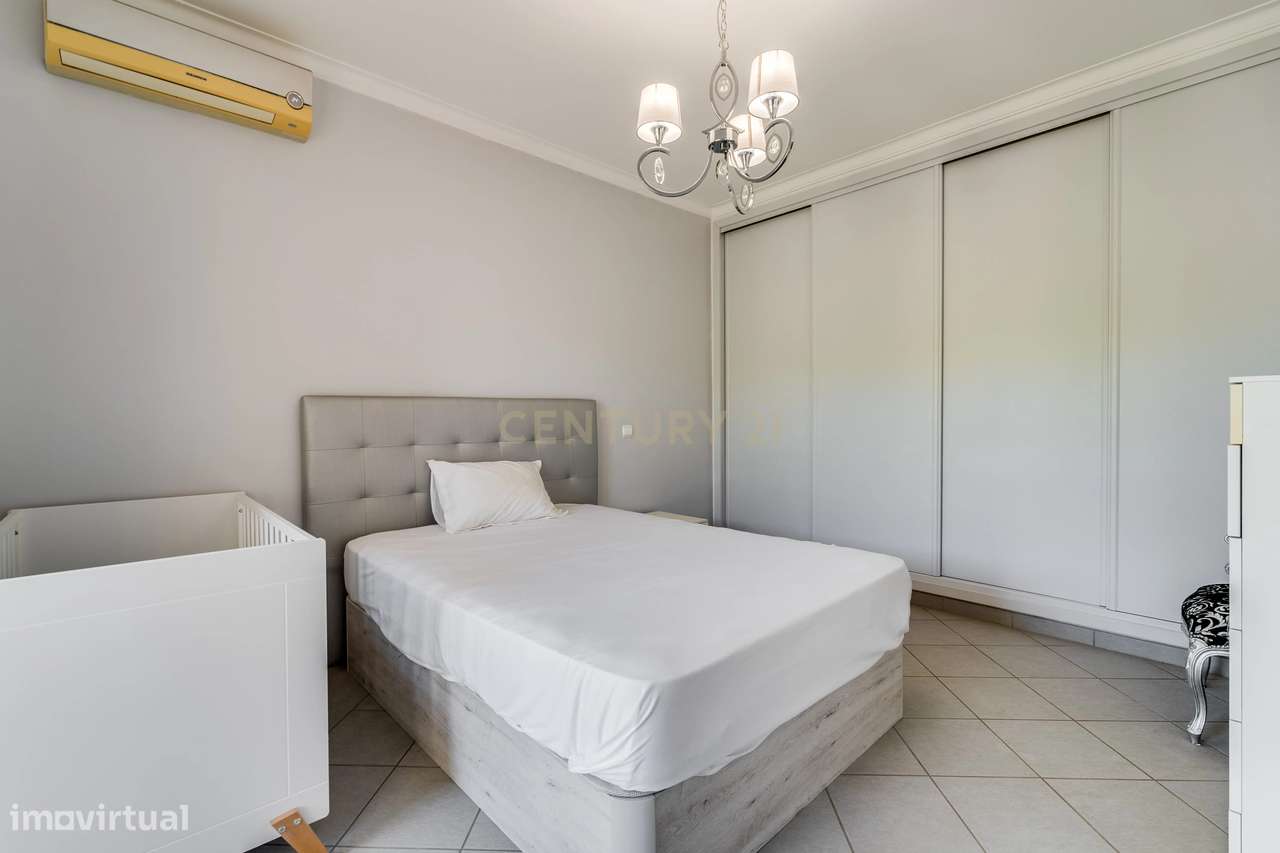 Moradia Independente T3, com Piscina e Amplo Espaço Exterior, em Algoz-9