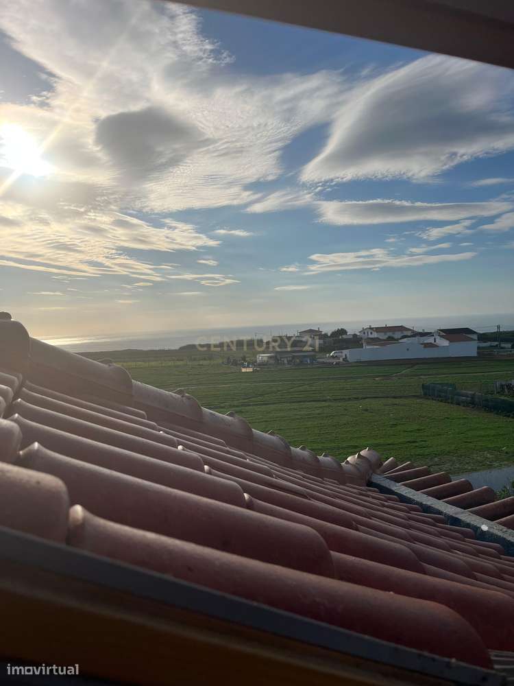 Moradia T4 em condomínio fechado com piscina, vista mar e walking dist-55