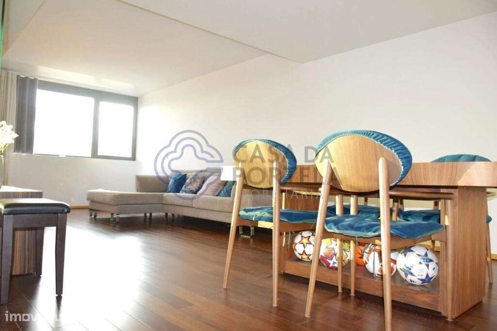 T2 com varanda e lugar de garagem, na Alameda das Antas, Porto - Grande imagem: 5/24