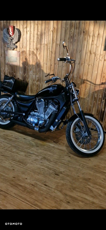 Suzuki Intruder - 8