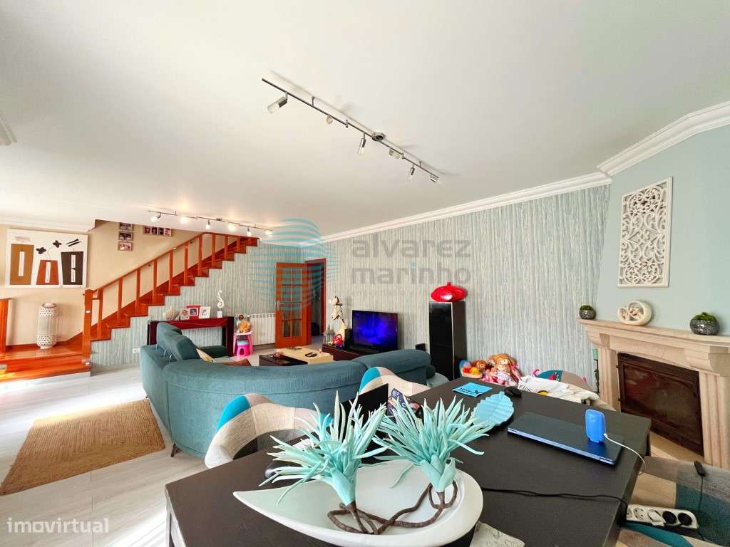 Moradia V3 situada no centro do Bombarral-3