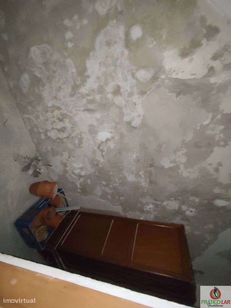 Moradia para restauro no centro na Zona Histórica de Vera Cruz-24