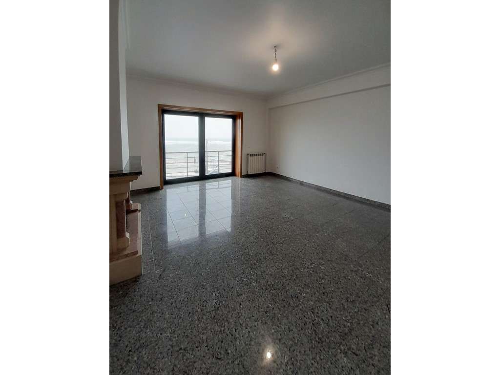 Apartamento T2, com Garagem, Vista Mar, Tamargueira, Buarcos - Grande imagem: 3/37