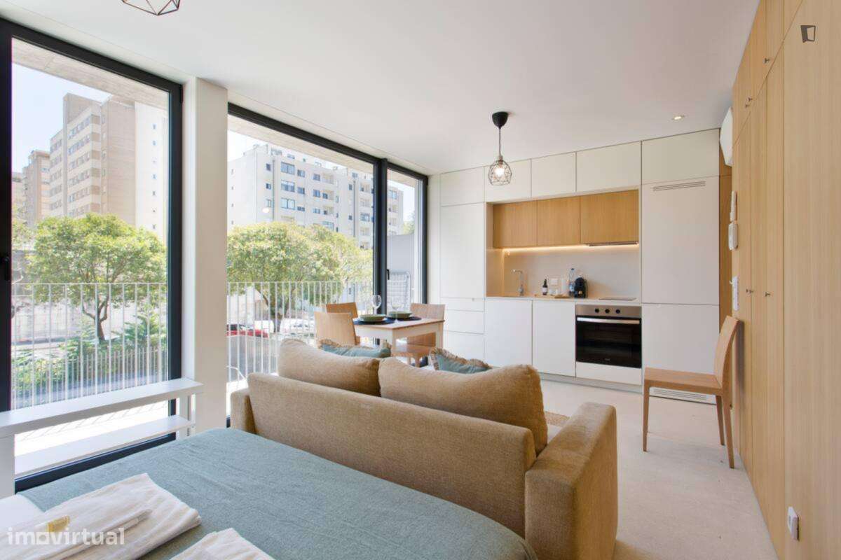 Estúdio - localizado em Ramalde Porto - Grande imagem: 5/7