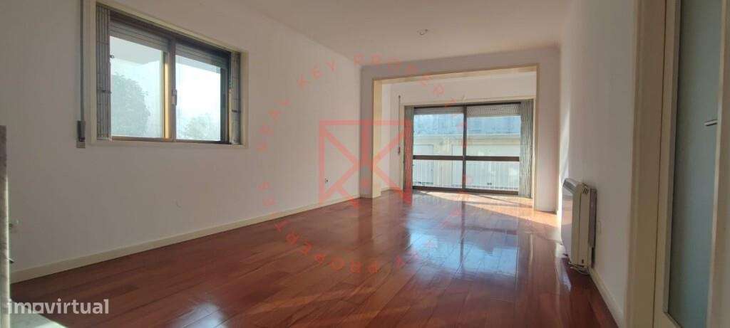 Apartamento T4 - Pinheiro Manso - Grande imagem: 3/20