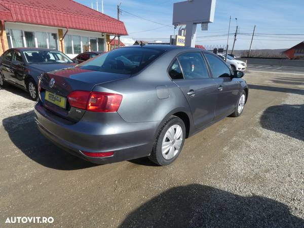 Volkswagen Jetta 1.6 TDI DPF Comfortline - 6