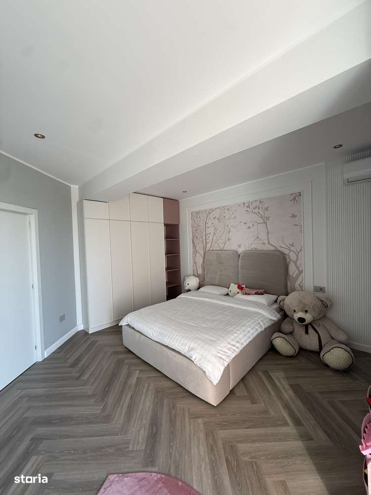 Vând apartament 3 camere - Imagine principală: 4/13