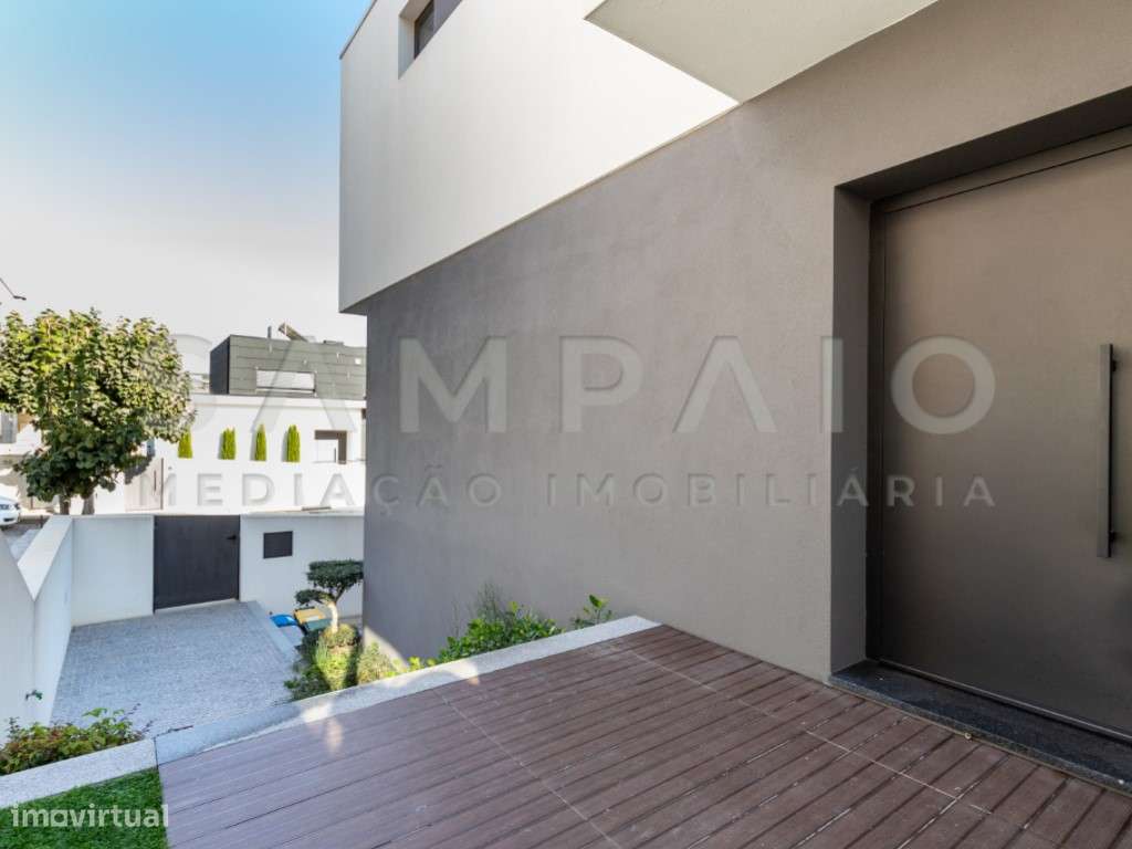 Moradia T3+1 em São Pedro da Cova-41