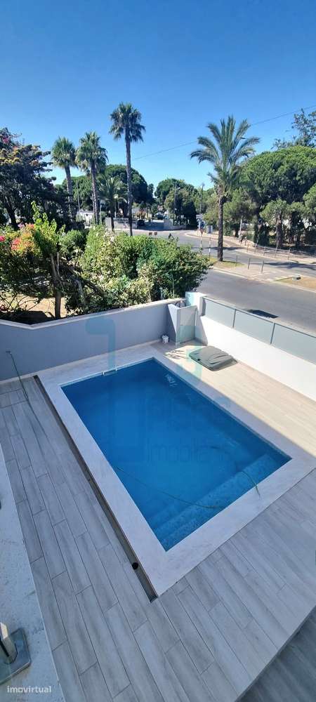 Moradia V4+1 com piscina - Costa da Caparica - Almada-13
