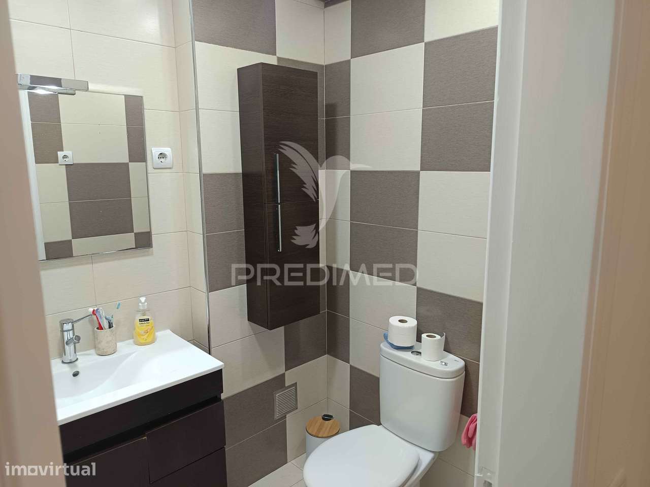 Apartamento todo remodelado com vista desafoga em  Vale Flores - Grande imagem: 3/22