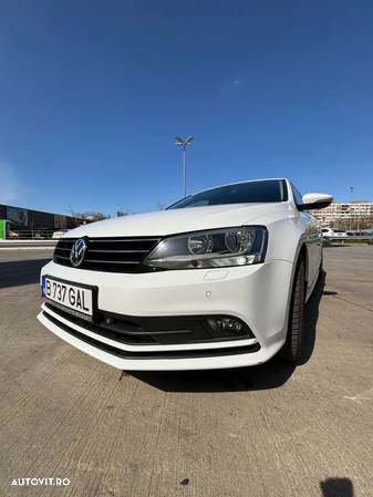 Volkswagen Jetta 2.0 TDI Comfortline - 5