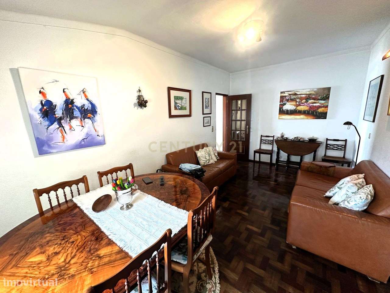 CAPARIDE-Moradia com 3 apartamentos independentes-24