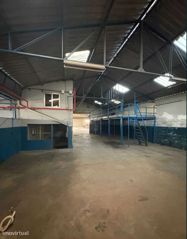 Arrenda Armazém 1700 m² | Entre São Mamede e Fátima | Excelente Acesso - Grande imagem: 4/9