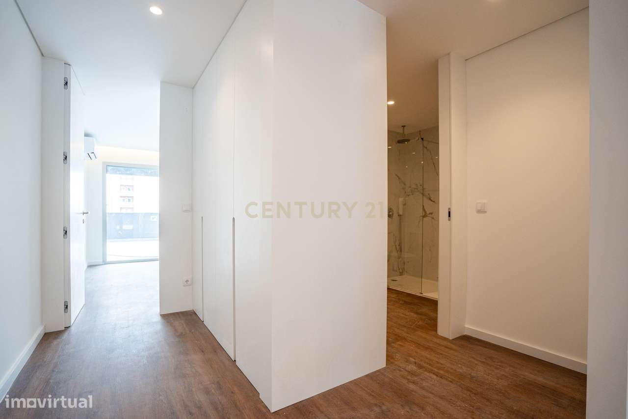 T1 Novo a Estrear com Terraço de 200m² | Ollea Village | Garagem-18