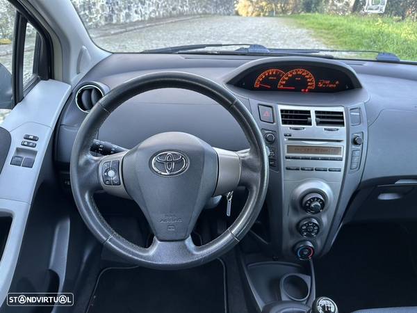 Toyota Yaris 1.0 VVT-i Rock in Rio - 18