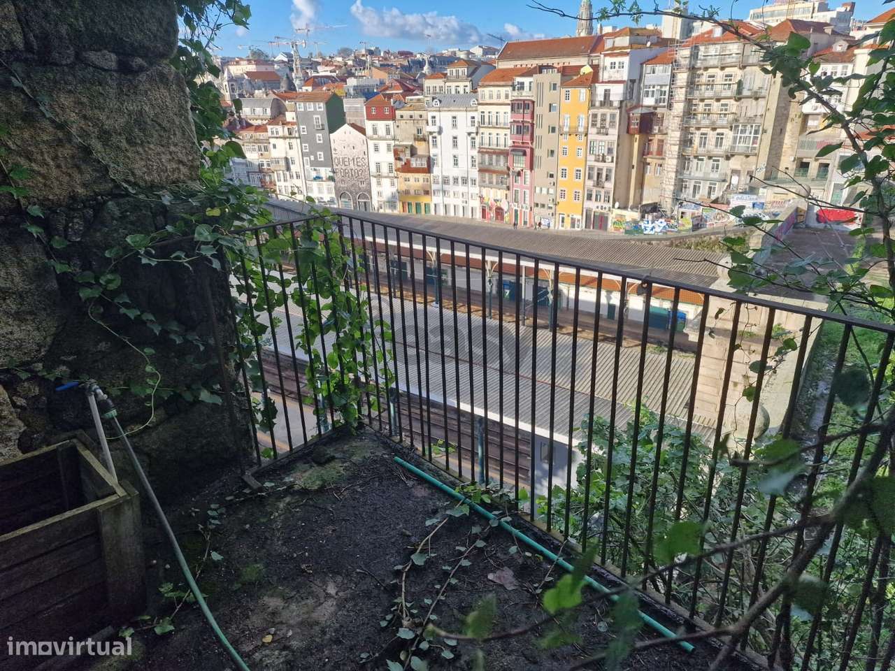 APARTAMENTO T1 COM LOGRADOURO DE 78M2-26