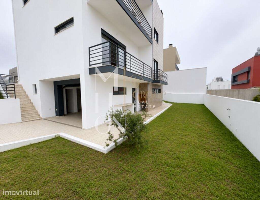 MORADIA T5 RENOVADA | GARAGEM 100 m2 | PRONTA A HABITAR – FEIJÓ-27