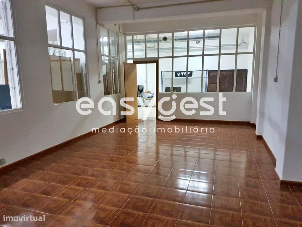Armazém em Lisboa com 502 m2 - Grande imagem: 1/7