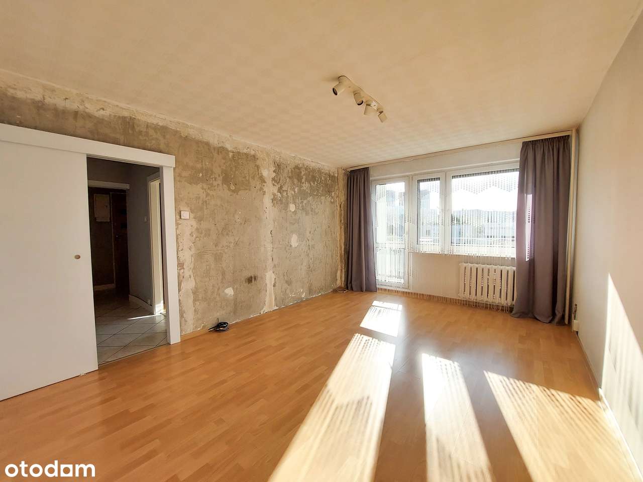 Słoneczne ustawne mieszkanie z balkonem winda, umeblowana nowa kuchnia - Pełny obrazek: 5/9