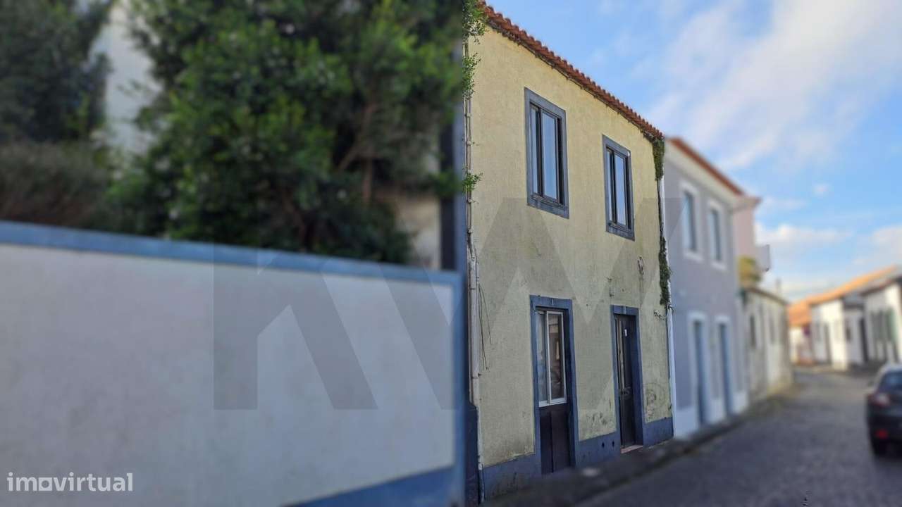 Moradia T2 por reabilitar a 50m da praia - Praia da Vitória - Grande imagem: 2/7