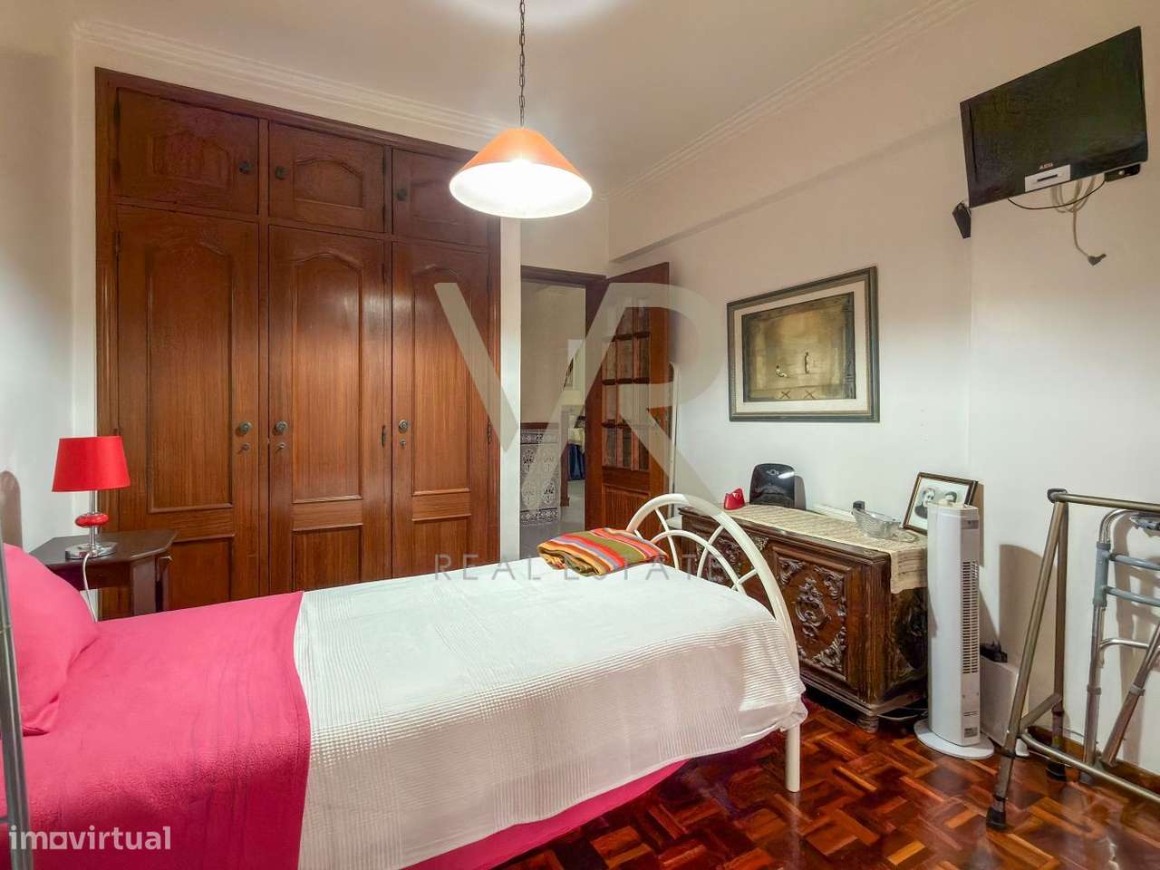 Oportunidade em Massamá: T3 Luminoso a 3 Minutos da Estação-15