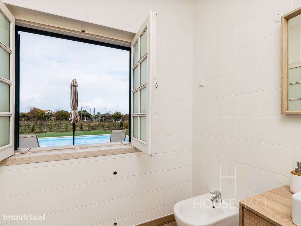 Moradia com piscina junto à Barragem de Castelo de Bode-24