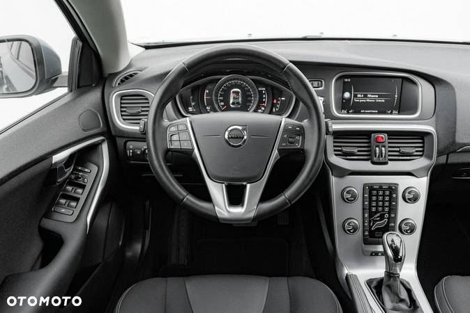 Volvo V40 D2 Drive-E Momentum - 19