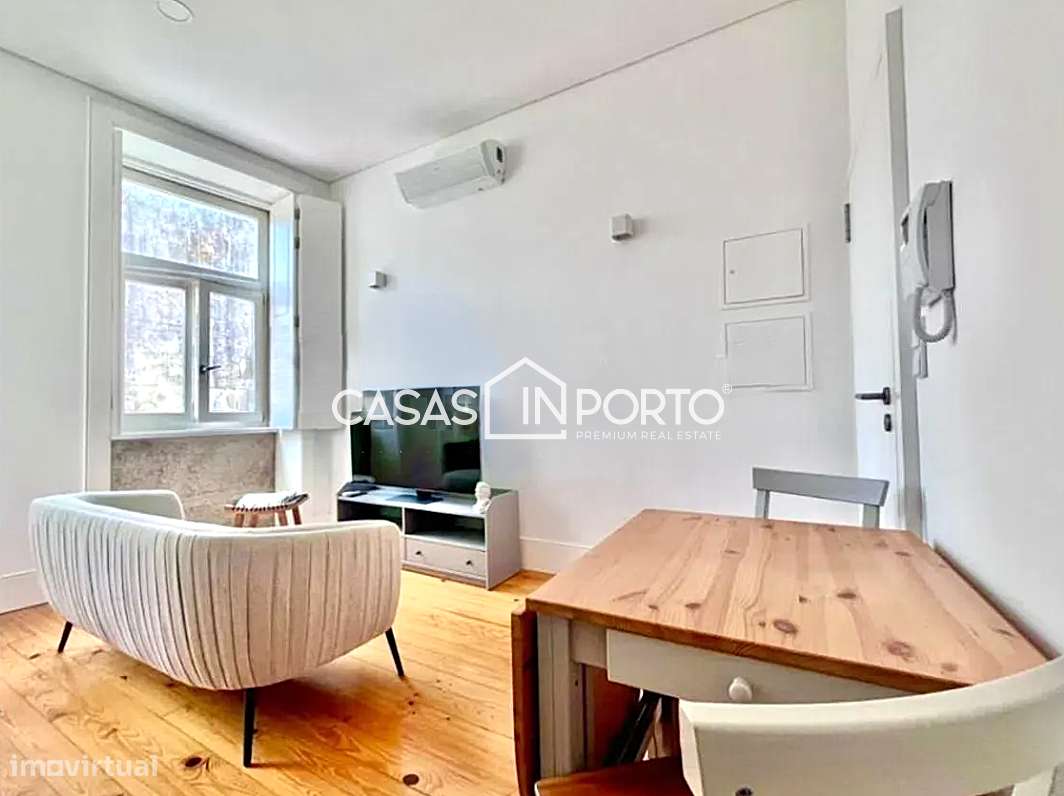 Excelente T1 próximo às estações do metro do Marquês e Faria Guim - Grande imagem: 4/19