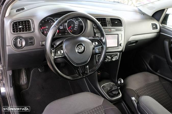 VW Polo 1.0 Confortline - 2