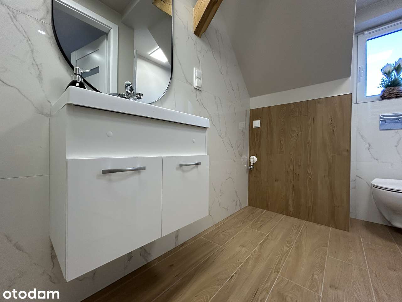 SUPER OFERTA! Urocze mieszkanie po remoncie z garderobą i piwnicą !-11