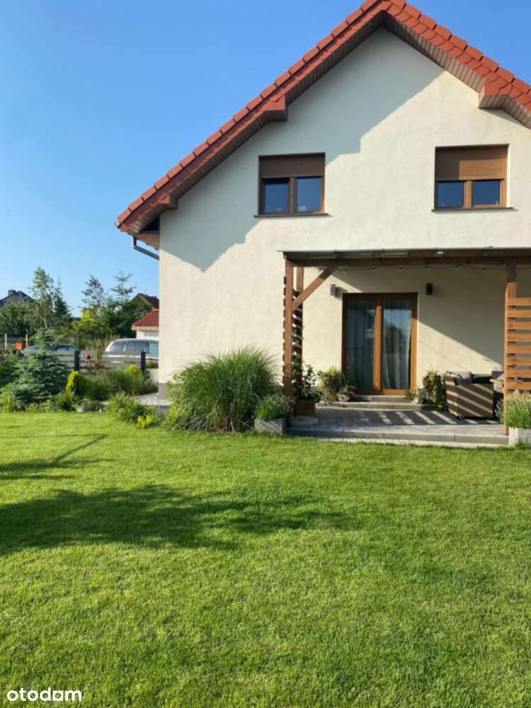 Dom Wolnostojący W Okolicy Lasu-13