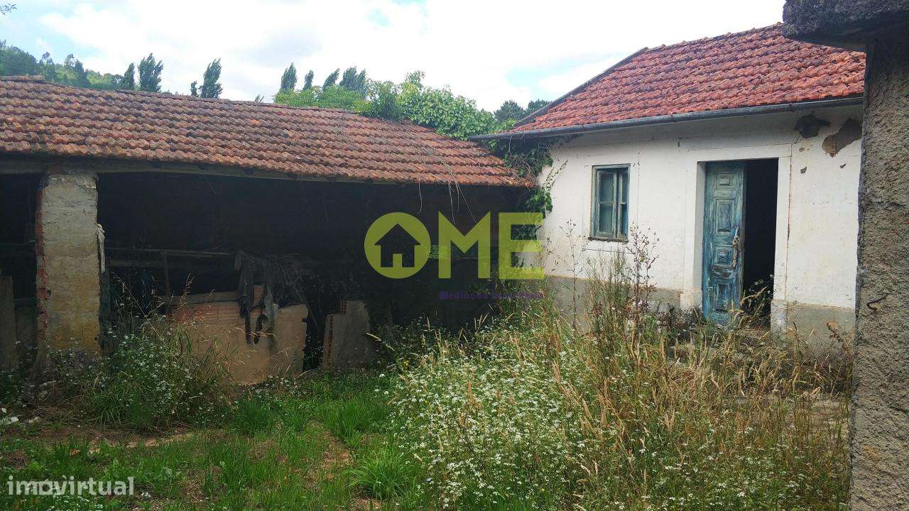 Moradia para restauro com terreno - Grande imagem: 4/12